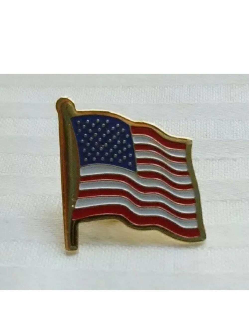 USA American Flag Lapel Pin Gold Tone Enamel Waving Old Glory Patriotic Hat Tie